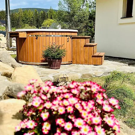 Holiday home Babiogorski Z Jacuzzi Zubrzyca Gorna