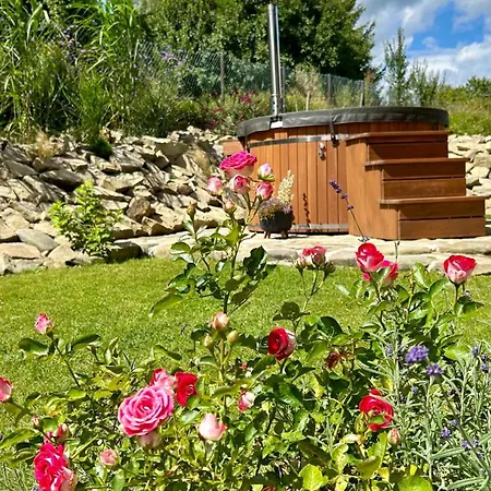 Holiday home Babiogorski Z Jacuzzi